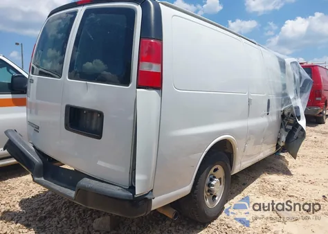 2016 Chevrolet Express G2500 Work Van z USA, uszkodzony, nr VIN 1GCWGAFF2G1304927